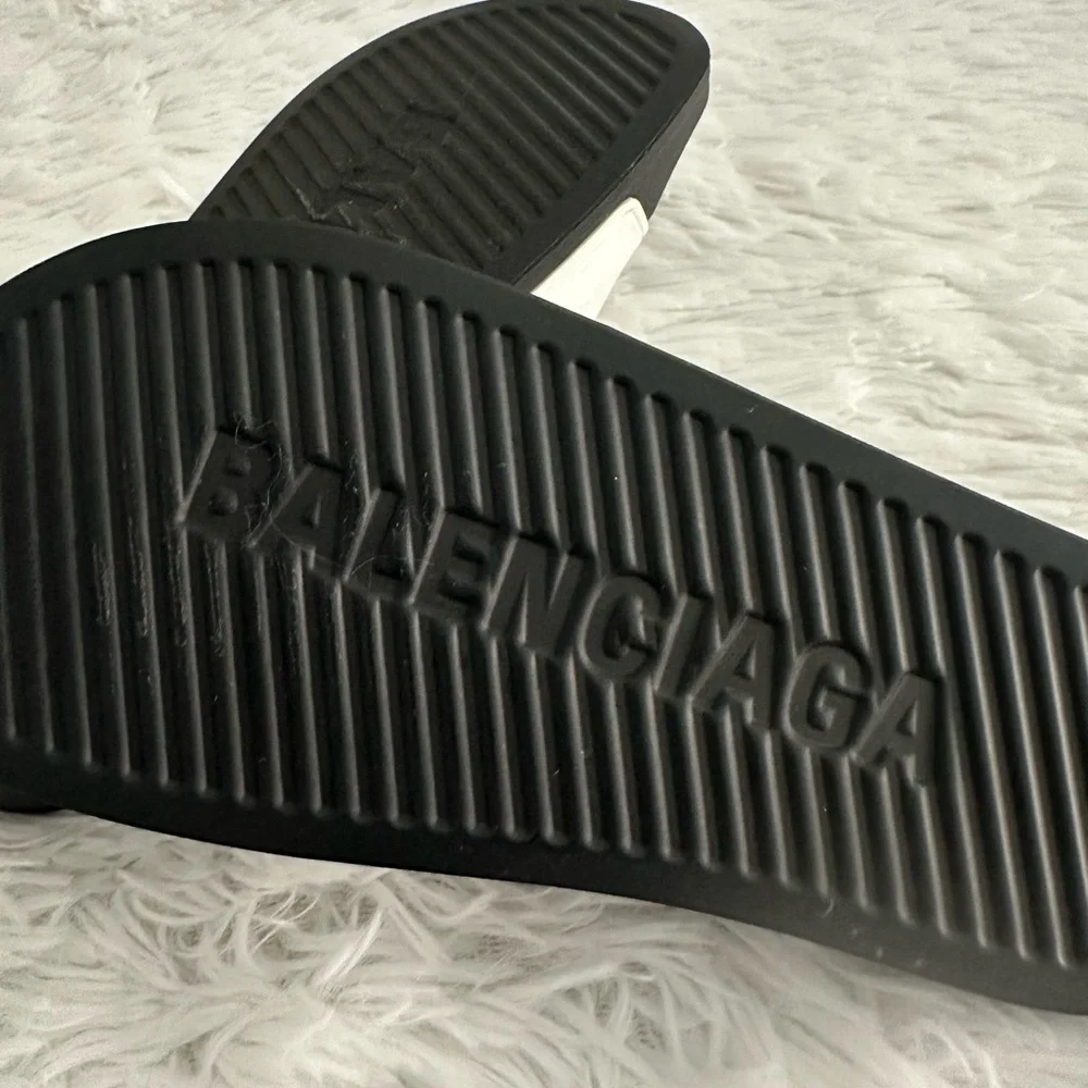 BALENCIAGA Raised Logo Embossed Rubber Pool Sandals Slides Shoes White $395 36 - Picture 7 of 7